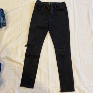 Brand New BDG High Rise Grazer Skinny Jean with ripped knee.